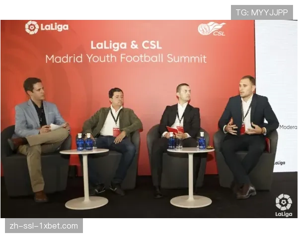 “专访:某俱乐部青训总监谈如何通过直播和短视频吸引青少年关注梯队”